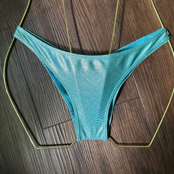 Cleo The Hurricane Heartbreaker and Scanty Scrunch bum set - Picture 5 of 7